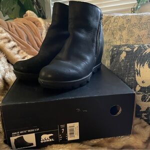 Sorel Black Booties Women’s Size 7